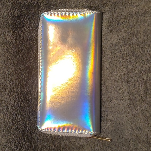 unbranded Handbags - BNWT: Irendescent Wallet